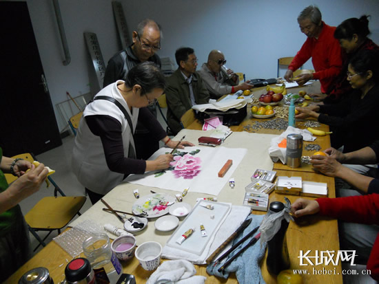 丹青寄晚晴，翰墨頌重陽(yáng)——石家莊市社區(qū)成功舉辦老年書(shū)畫(huà)展活動(dòng)